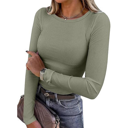 T-shirt basique � manches longues et col rond en maille c�tel�e pour femme